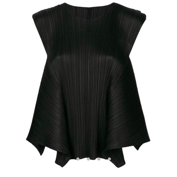 Issey Miyake Tops - Issey Miyake Pleated Structured Curvy Volume Top